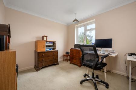 4 bedroom Detached house for sale in Camrose Close, Oakham, LE15