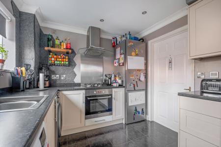 2 bedroom Semi-detached house for sale in Kings Road, Oakham, LE15