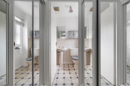 3 bedroom Detached house for sale in Livingstone Close, Oakham, LE15