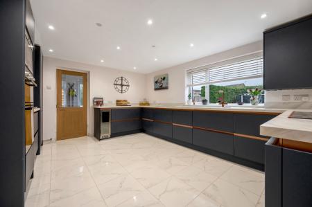 5 bedroom Detached house for sale in Balmoral Road, Oakham, LE15