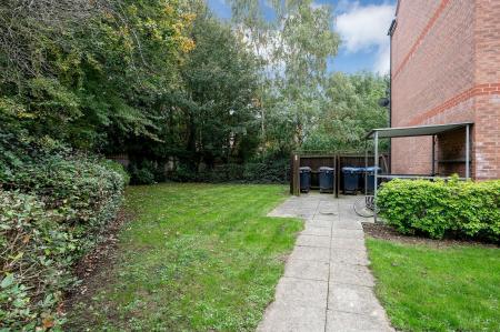 2 bedroom Flat for sale in The Sidings, Oakham, LE15