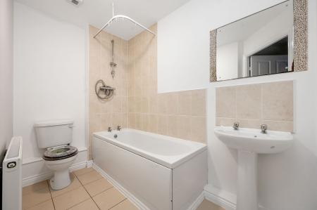 2 bedroom Flat for sale in The Sidings, Oakham, LE15