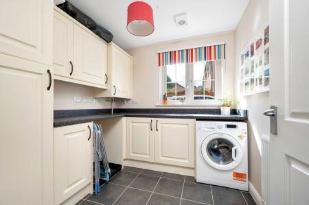 5 bedroom Detached house for sale in Blacksmiths Avenue, Barleythorpe, LE15