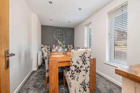 4 bedroom Detached house for sale in Kings Road, Oakham, LE15