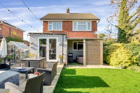 4 bedroom Detached house for sale in Kings Road, Oakham, LE15