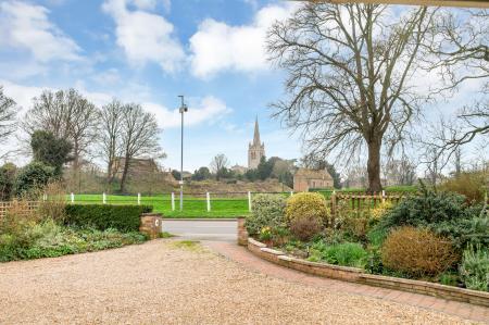 4 bedroom Detached house for sale in Burley Road, Oakham, LE15