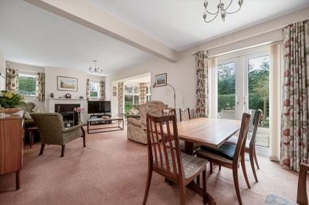 4 bedroom Detached house for sale in Burley Road, Oakham, LE15