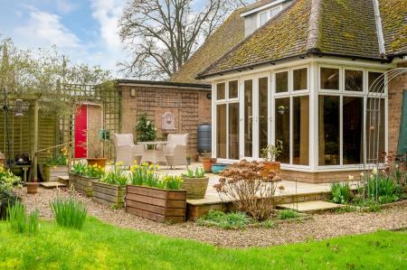 4 bedroom Detached house for sale in Burley Road, Oakham, LE15