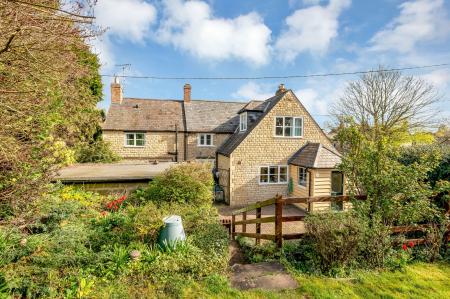 4 bedroom Detached house for sale in Main Street, Greetham, LE15