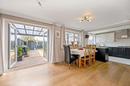 5 bedroom Semi-detached house for sale in Welland Way, Oakham, LE15