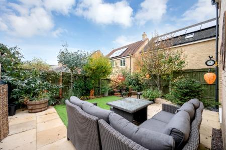 4 bedroom Detached house for sale in Racecourse Road, Barleythorpe, LE15