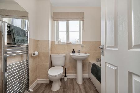 4 bedroom Detached house for sale in Racecourse Road, Barleythorpe, LE15