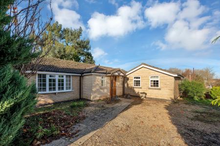 3 bedroom Detached bungalow for sale in Edmonton Way, Oakham, LE15