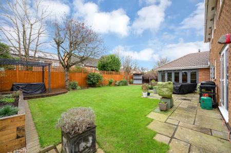 4 bedroom Detached house for sale in Robin Close, Oakham, LE15