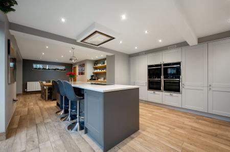 4 bedroom Detached house for sale in Robin Close, Oakham, LE15