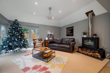 4 bedroom Detached house for sale in Robin Close, Oakham, LE15