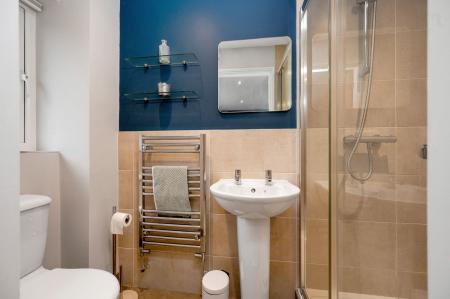 4 bedroom Detached house for sale in Robin Close, Oakham, LE15