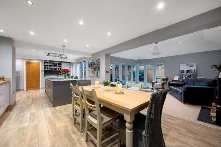 4 bedroom Detached house for sale in Robin Close, Oakham, LE15