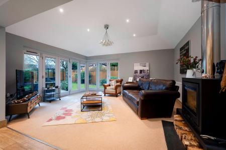 4 bedroom Detached house for sale in Robin Close, Oakham, LE15