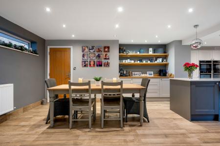 4 bedroom Detached house for sale in Robin Close, Oakham, LE15