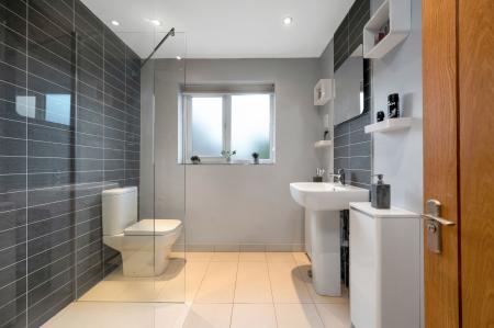 4 bedroom Detached house for sale in Robin Close, Oakham, LE15