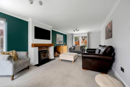 4 bedroom Detached house for sale in Robin Close, Oakham, LE15