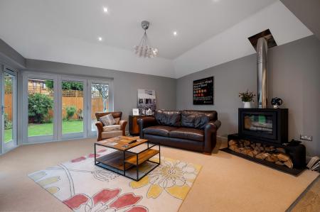 4 bedroom Detached house for sale in Robin Close, Oakham, LE15