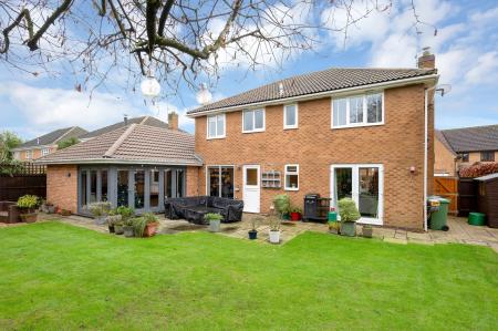 4 bedroom Detached house for sale in Robin Close, Oakham, LE15
