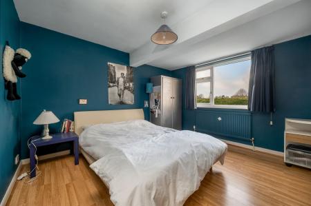 5 bedroom Detached house for sale in Holyrood Close, Oakham, LE15