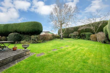 4 bedroom Detached house for sale in Holyrood Close, Oakham, LE15