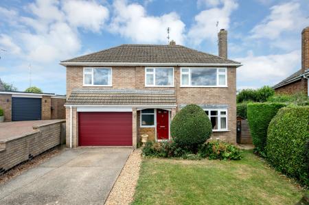 Holyrood Close, Oakham, LE15