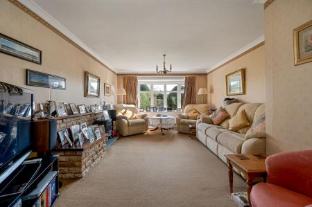 4 bedroom Detached house for sale in Holyrood Close, Oakham, LE15