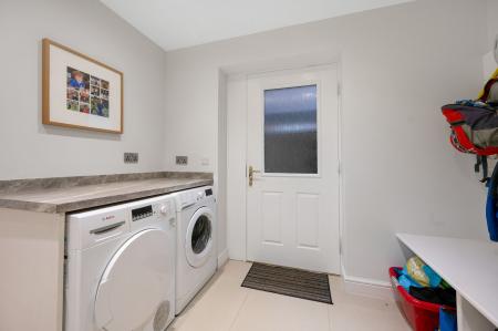 4 bedroom Detached house for sale in Mill Grove, Whissendine