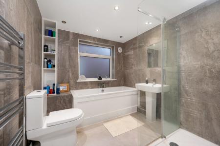 4 bedroom Detached house for sale in Mill Grove, Whissendine