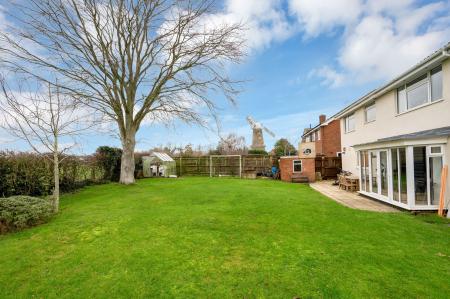 4 bedroom Detached house for sale in Mill Grove, Whissendine