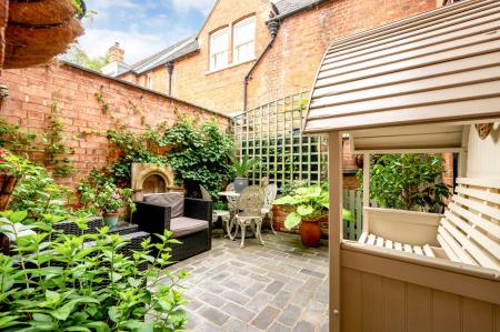 3 bedroom Character Property for sale in Manor Grooms Cottage, Braunston