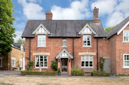 3 bedroom Character Property for sale in Manor Grooms Cottage, Braunston
