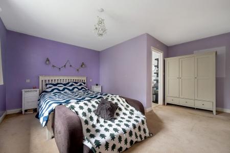 6 bedroom Detached house for sale in Limefield, Oakham, LE15