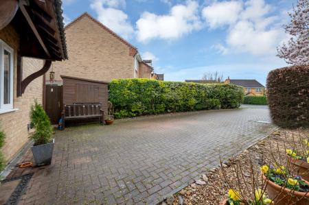 6 bedroom Detached house for sale in Limefield, Oakham, LE15