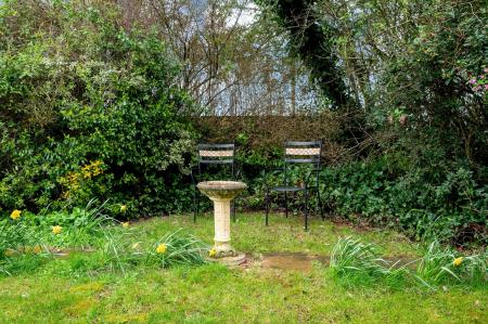 6 bedroom Detached house for sale in Limefield, Oakham, LE15