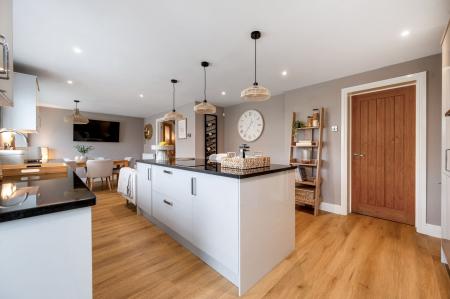 4 bedroom Detached house for sale in Robin Close, Oakham