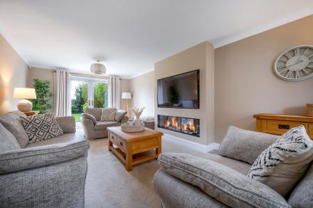 4 bedroom Detached house for sale in Robin Close, Oakham