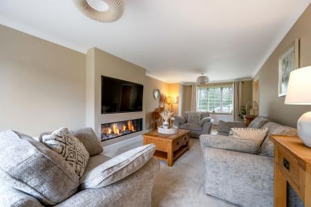 4 bedroom Detached house for sale in Robin Close, Oakham