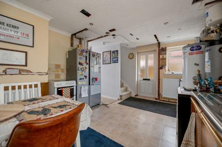 2 bedroom Semi-detached house for sale in Burley Crescent, Oakham, LE15