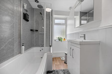 2 bedroom Semi-detached house for sale in Burley Crescent, Oakham, LE15