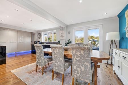 4 bedroom Detached house for sale in Hambleton Close, Oakham, LE15