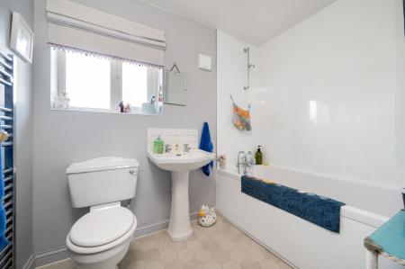 4 bedroom Detached house for sale in Limefield, Oakham, LE15