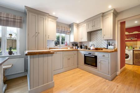 4 bedroom Detached house for sale in Limefield, Oakham, LE15