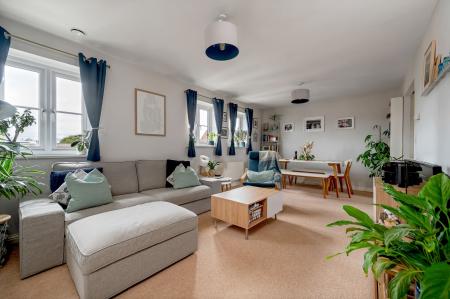 2 bedroom Flat for sale in John Clare Close, Oakham, LE15