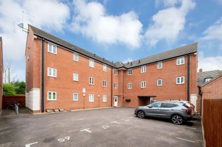 2 bedroom Flat for sale in John Clare Close, Oakham, LE15